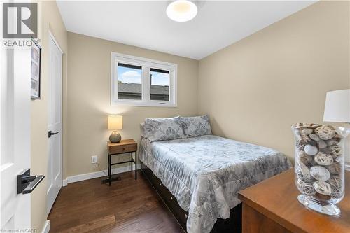 2nd Bedroom - 142 Marcella Crescent, Hamilton, ON - Indoor Photo Showing Bedroom