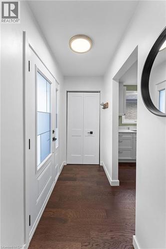 142 Marcella Crescent, Hamilton, ON - Indoor Photo Showing Other Room
