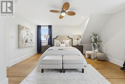 3083 Lakeshore Road, Burlington, ON - Indoor Photo Showing Bedroom