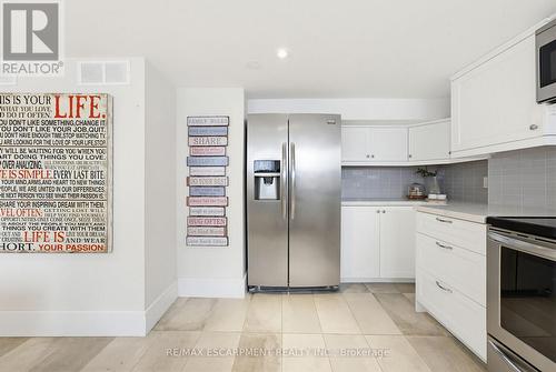3083 Lakeshore Road, Burlington, ON - Indoor Photo Showing Kitchen