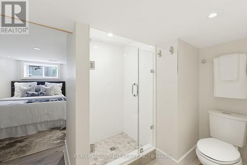 3083 Lakeshore Road, Burlington, ON - Indoor Photo Showing Bathroom