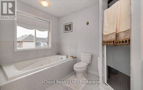 625 Laughren Crescent, Milton, ON - Indoor Photo Showing Bathroom