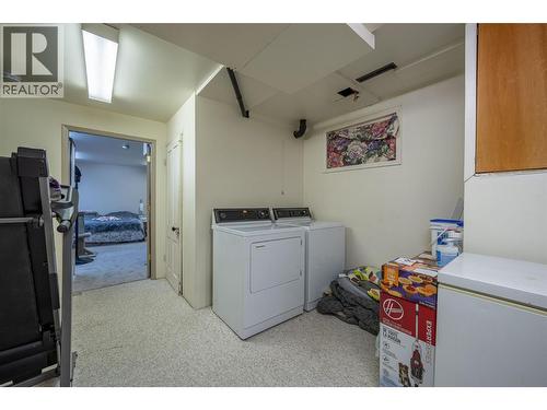 washer dryer - 10003 6 Highway, Coldstream, BC 