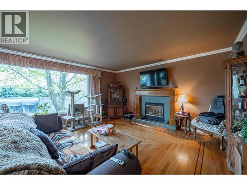 Livingroom - 10003 6 Highway, Coldstream, BC 