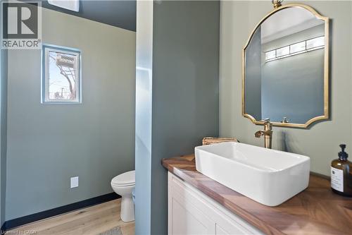 2nd floor Bathroom - 134 London Street S, Hamilton, ON 