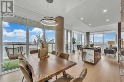 3902 - 488 UNIVERSITY AVENUE Toronto, ON M5G 0C1