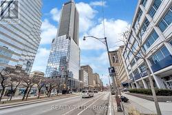 3902 - 488 UNIVERSITY AVENUE Toronto, ON M5G 0C1