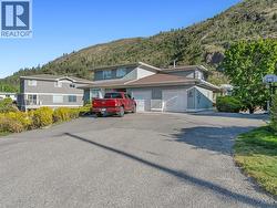 2739 Riffington Place West Kelowna, BC V1Z 3L1