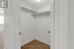 walkin closet - 
