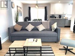 5644 HANAN AVENUE Niagara Falls, ON L2G 4E6