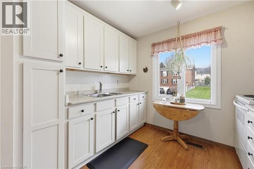 299 Limeridge Ridge W Unit# 21, Hamilton, ON - Indoor Photo Showing Kitchen With Double Sink