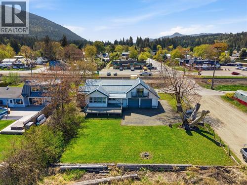 5041 75 Avenue NE  Salmon Arm, BC V0E 1K0