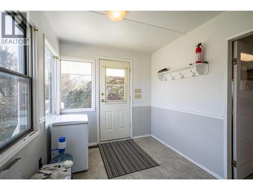 Front foyer - 10091 6 Highway, Coldstream, BC 