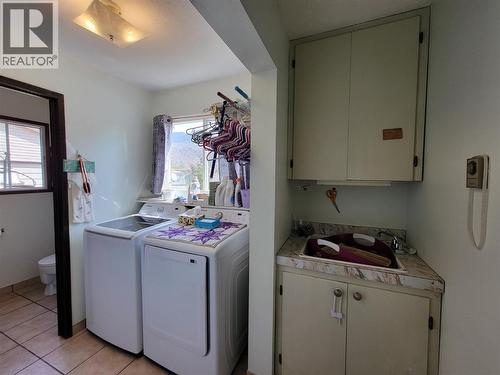 430 2Nd Avenue, Keremeos, BC - Indoor Photo Showing Laundry Room