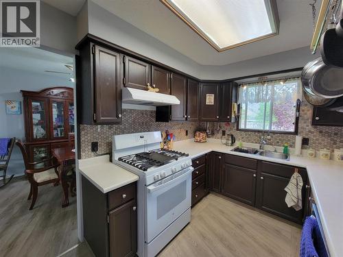 430 2Nd Avenue, Keremeos, BC - Indoor Photo Showing Kitchen