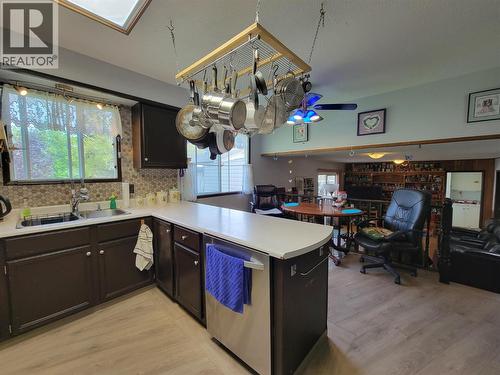 430 2Nd Avenue, Keremeos, BC - Indoor Photo Showing Kitchen With Double Sink
