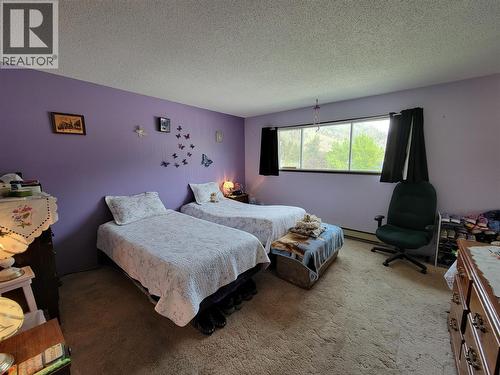 430 2Nd Avenue, Keremeos, BC - Indoor Photo Showing Bedroom