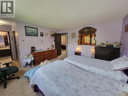 430 2Nd Avenue, Keremeos, BC - Indoor Photo Showing Bedroom