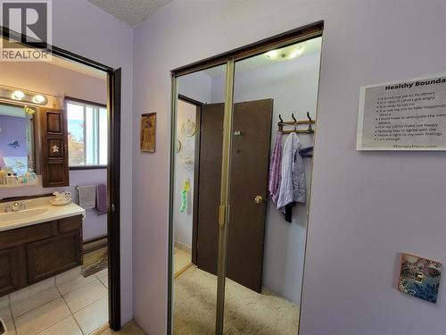 430 2Nd Avenue, Keremeos, BC - Indoor Photo Showing Bathroom