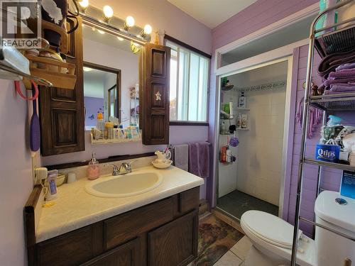 430 2Nd Avenue, Keremeos, BC - Indoor Photo Showing Bathroom