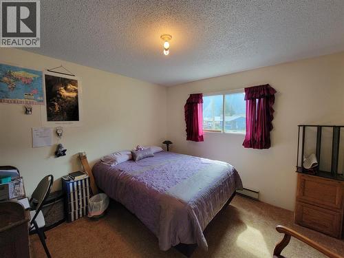 430 2Nd Avenue, Keremeos, BC - Indoor Photo Showing Bedroom