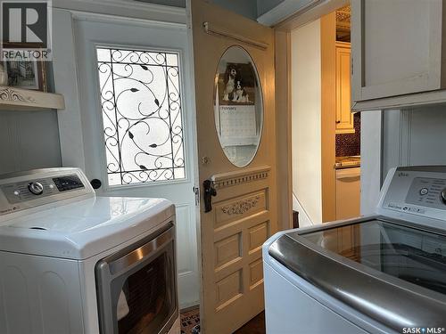 503 Bison Avenue, Weyburn, SK - Indoor Photo Showing Laundry Room