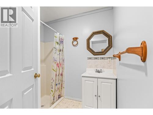 363 Northwind Drive, Vernon, BC - Indoor Photo Showing Bathroom