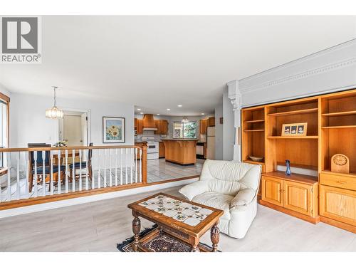 363 Northwind Drive, Vernon, BC - Indoor Photo Showing Living Room
