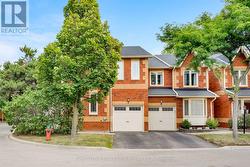 7 - 2006 GLENADA CRESCENT Oakville, ON L6H 5R9