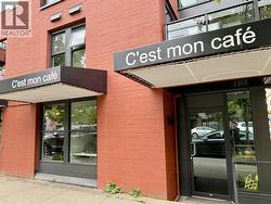 3420 W BROADWAY  Vancouver, BC V6R 2B3