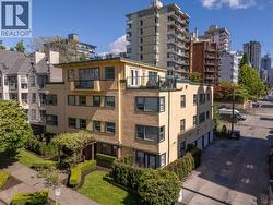 1334 CARDERO STREET  Vancouver, BC V6G 2J3