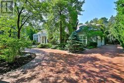9 SEINECLIFFE ROAD Markham, ON L3T 1K3