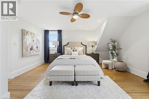 3083 Lakeshore Road, Burlington, ON - Indoor Photo Showing Bedroom