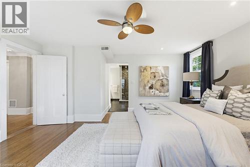 3083 Lakeshore Road, Burlington, ON - Indoor Photo Showing Bedroom