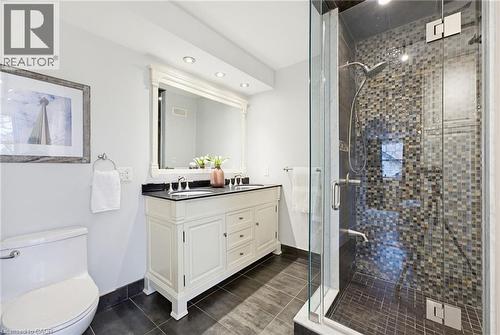 3083 Lakeshore Road, Burlington, ON - Indoor Photo Showing Bathroom