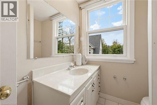 3083 Lakeshore Road, Burlington, ON - Indoor Photo Showing Bathroom