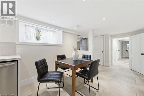 3083 Lakeshore Road, Burlington, ON - Indoor