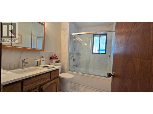 26 Bayview Crescent, Osoyoos, BC - Indoor Photo Showing Bathroom
