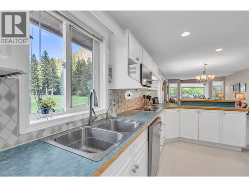 202 Range Road, Kaleden, BC - Indoor Photo Showing Kitchen With Double Sink