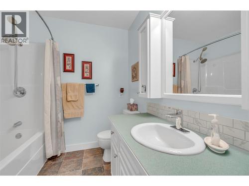 202 Range Road, Kaleden, BC - Indoor Photo Showing Bathroom