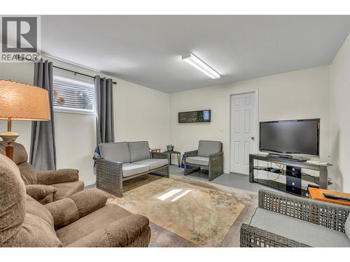 202 Range Road, Kaleden, BC - Indoor Photo Showing Living Room