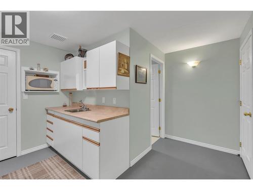 202 Range Road, Kaleden, BC - Indoor Photo Showing Kitchen