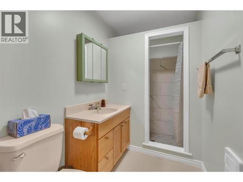 202 Range Road, Kaleden, BC - Indoor Photo Showing Bathroom