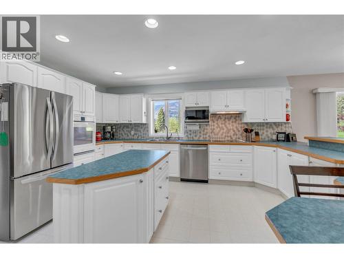 202 Range Road, Kaleden, BC - Indoor Photo Showing Kitchen