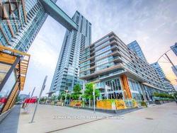 1033 - 15 ICEBOAT TERRACE Toronto, ON M5V 4A5