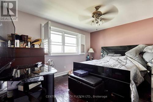 1349 Somerville Street N, Oshawa, ON - Indoor Photo Showing Bedroom