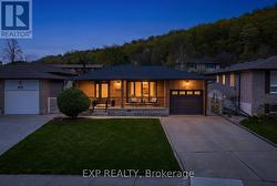 142 MARCELLA CRESCENT  Hamilton (Gershome), ON L8K 6G3