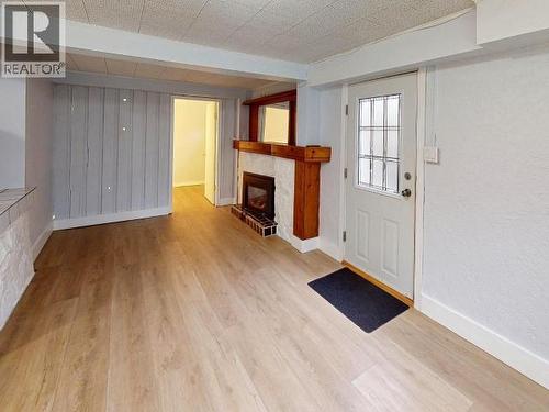3361 Joyce Ave, Powell River, BC - Indoor With Fireplace