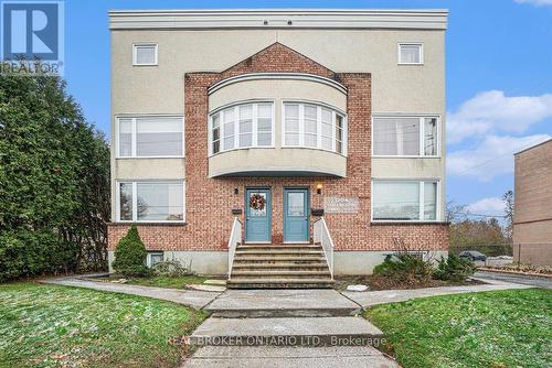 5 - 1204 SHILLINGTON AVENUE  Ottawa, ON K1Z 7Z4