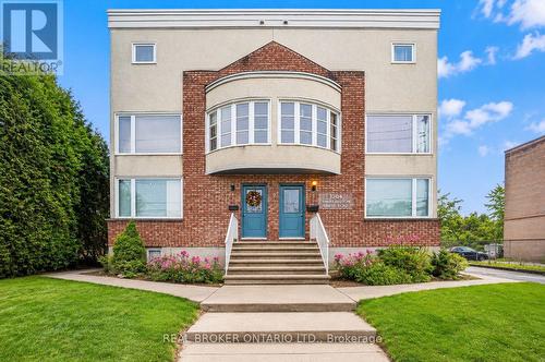 5 - 1204 SHILLINGTON AVENUE  Ottawa, ON K1Z 7Z4